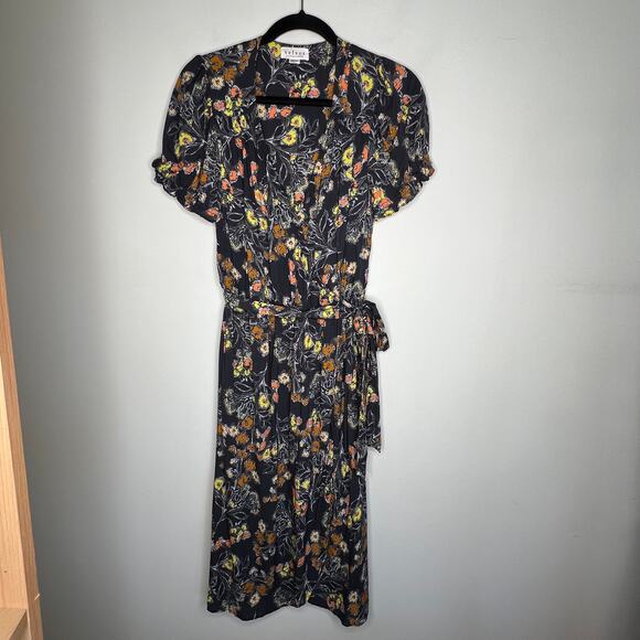 Velvet by Graham & Spencer Grey Floral Wrap Dress Size Large - Picture 2 of 9